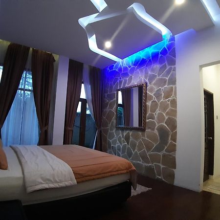 Villa Eaden Puncak Esterno foto