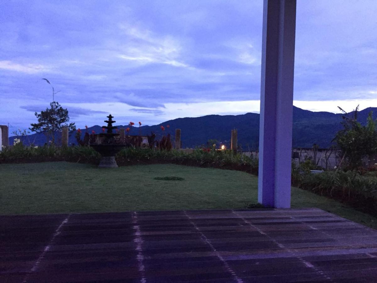 Villa Eaden Puncak Esterno foto