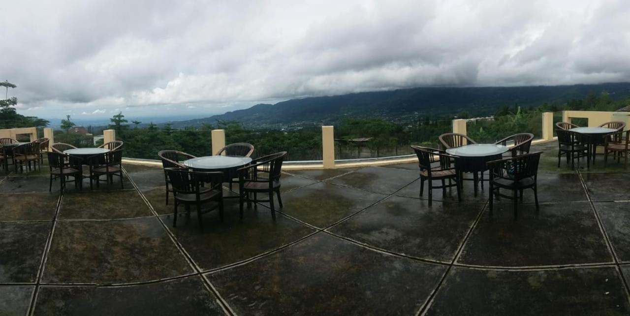 Villa Eaden Puncak Esterno foto