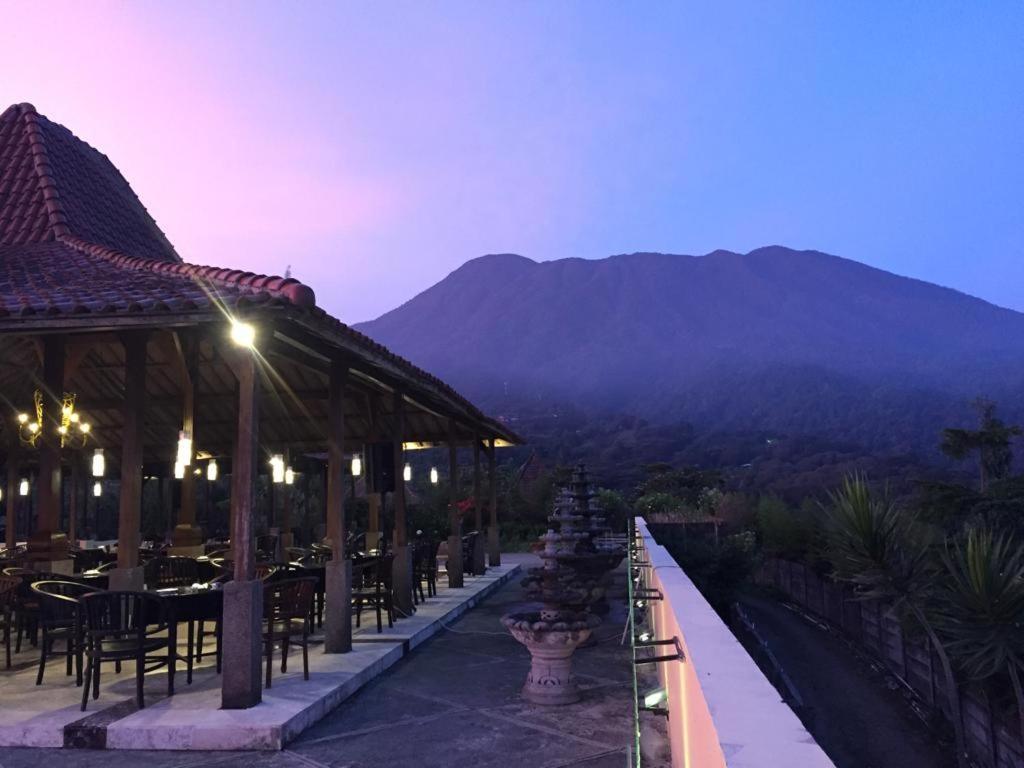 Villa Eaden Puncak Esterno foto
