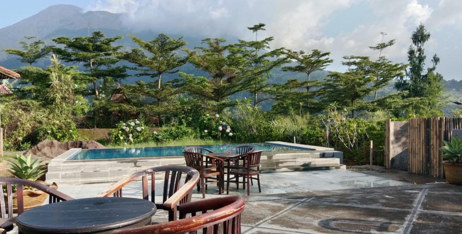 Villa Eaden Puncak Esterno foto